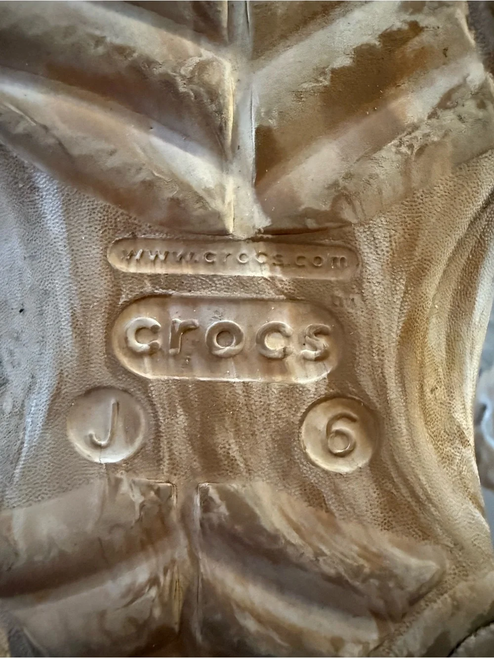 CROCS Cinnamon Toast Crunch sz 6